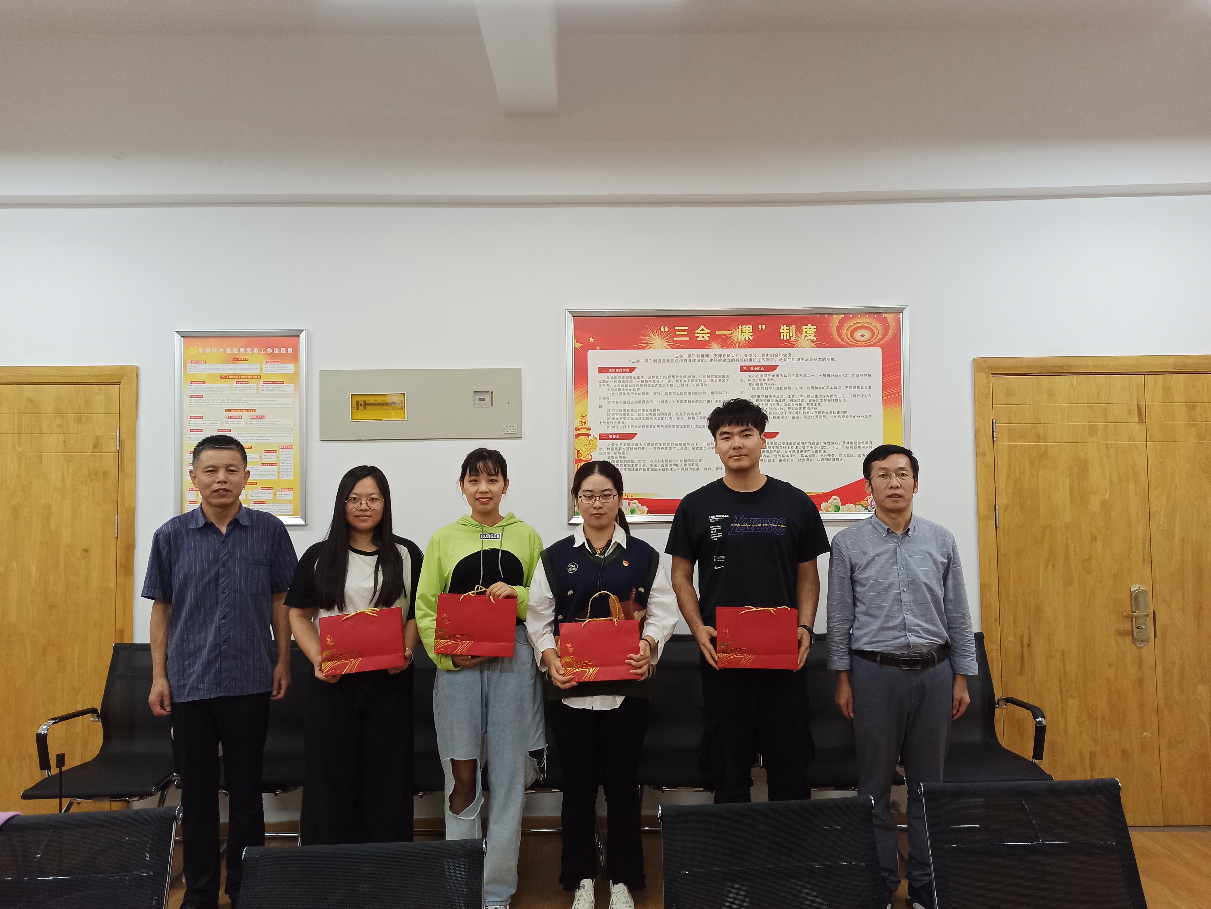 5d8cc5e97d174e6b852d29882312a058.jpg 5d8cc5e97d174e6b852d29882312a058.jpg