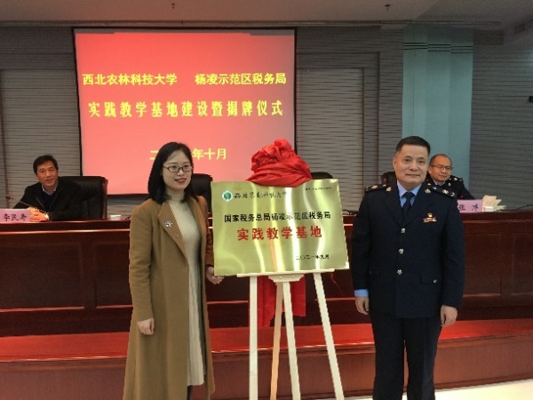 1eed22aa345d4a97aee5643406093d95.jpg 3.jpg