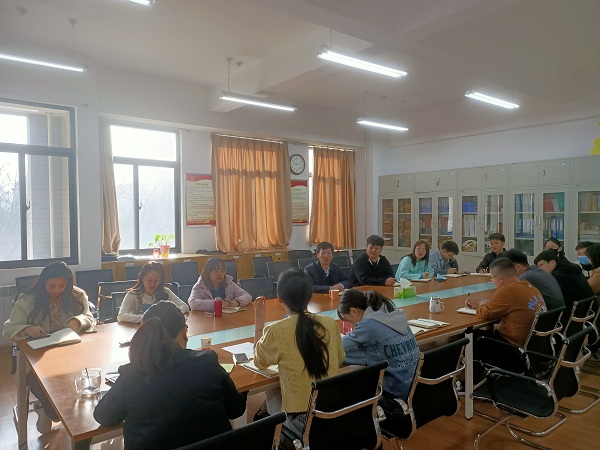 8b7cfd0dd2d84aebaff80eb2f5433c5c.jpg 学工例会暨工作研讨会.jpg